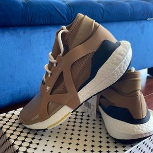Adidas Stella Mc Cartney Ultra boost 21 in tan color